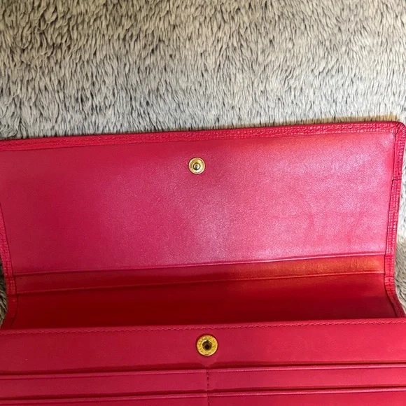 Authentic Vintage MCM Fuchsia Continental Wallet with Gold Accents and COA - Picture 8 of 16